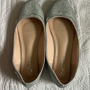 Silver diamond flat shoes